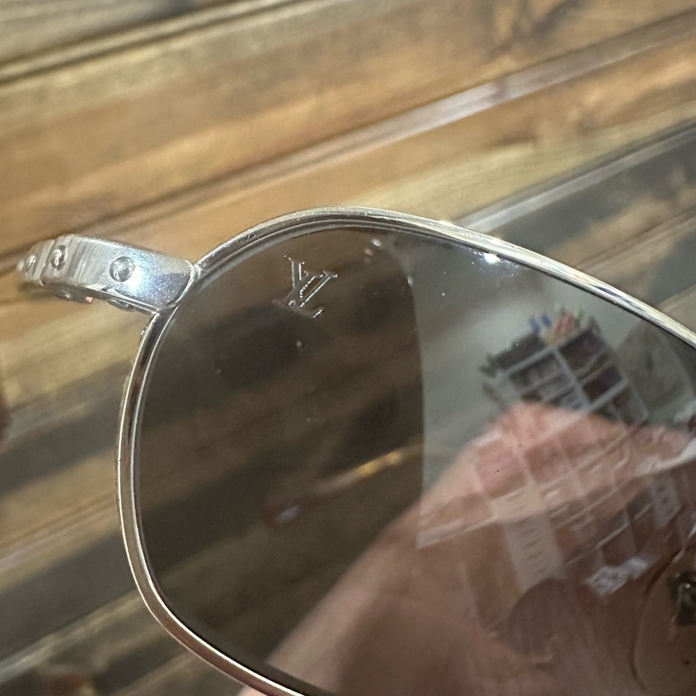 AUTHENTIC Louis Vuitton Men’s sunglasses. - Picture 3 of 12